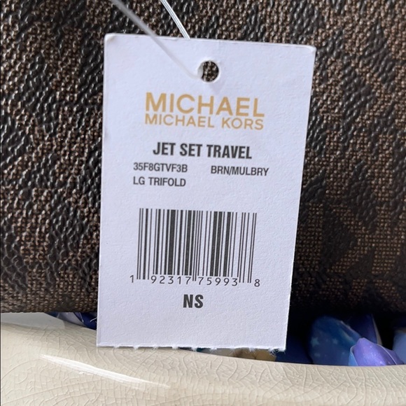 🌹Michael Kors Wallet🌹 - Picture 3 of 7